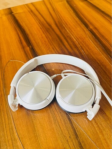 Sony kulak üstü kulaklık