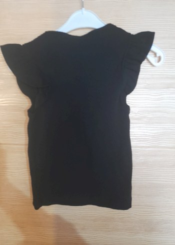 Zincir Detaylı Siyah Kız Tişörtü
hiç giyilmedi  s beden - Görsel 3