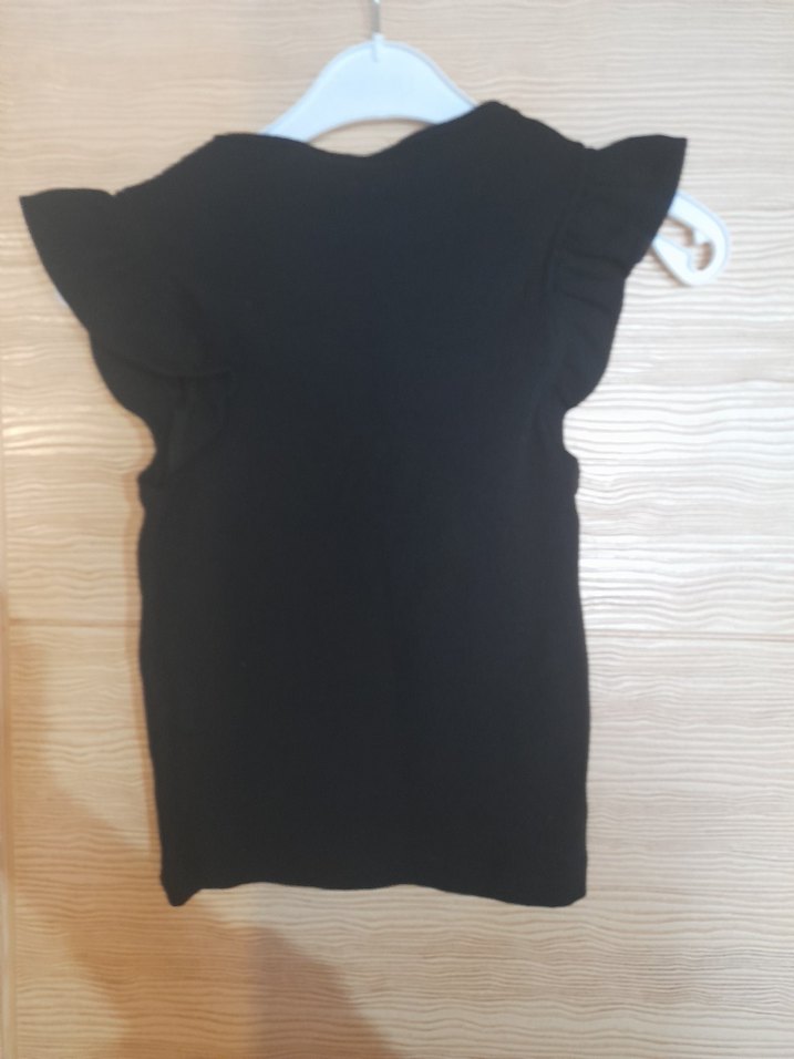 Zincir Detaylı Siyah Kız Tişörtü
hiç giyilmedi  s beden - Görsel 3