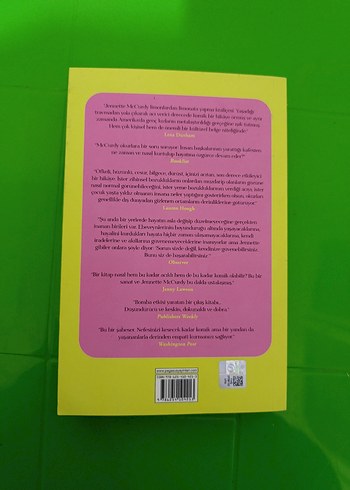 Annemin Öldüğüne Sevindim - Jennette McCurdy - Görsel 2