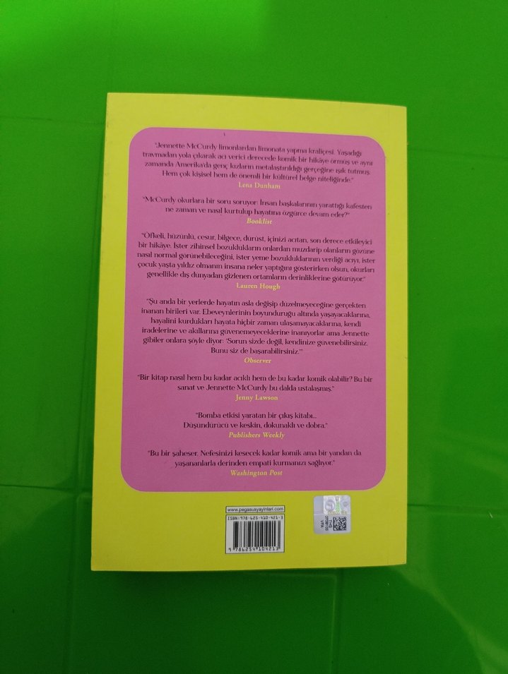 Annemin Öldüğüne Sevindim - Jennette McCurdy - Görsel 2