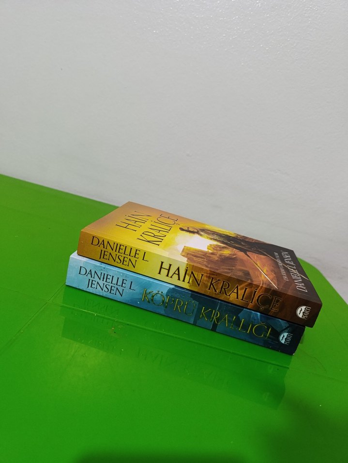 Köprü Krallığı ve Hain Kraliçe - Danielle L. Jensen - Görsel 3