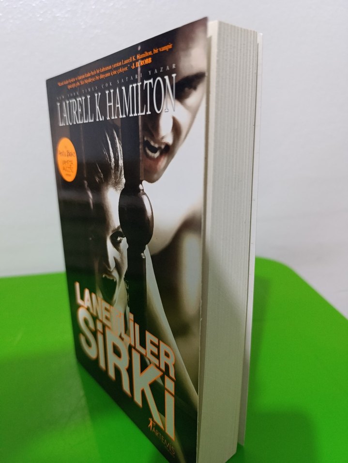 Lanetliler Sirki - Laurell K. Hamilton - Görsel 2