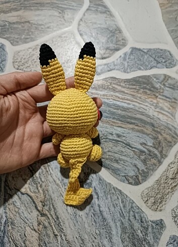 Zara Pikachu anahtarlık