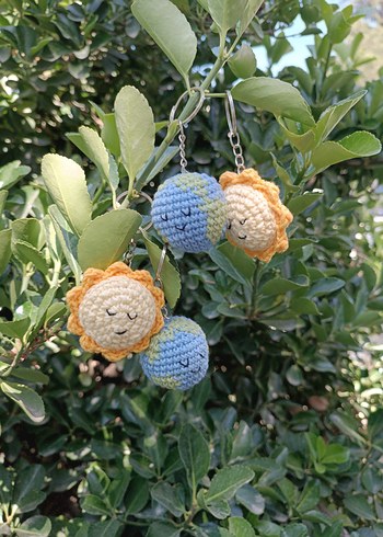 Güneş ve Dünya Figürlü Amigurumi Anahtarlık - Görsel 4