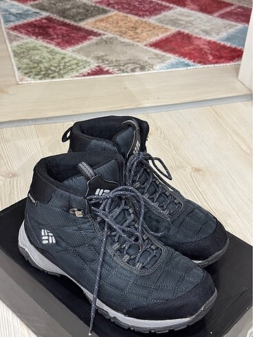 Columbia waterproof bot