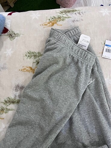 m Beden gri Renk Nike oversized eşofman orijinal