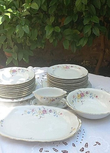 Bavarıa 8 kişilik porselen yemek takımı...??