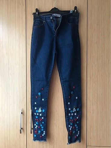 Likralı Dar paça kot pantolon?