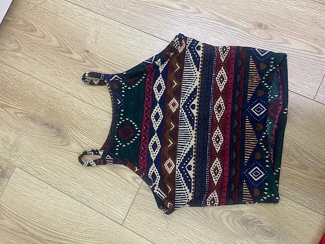 Halter yaka crop