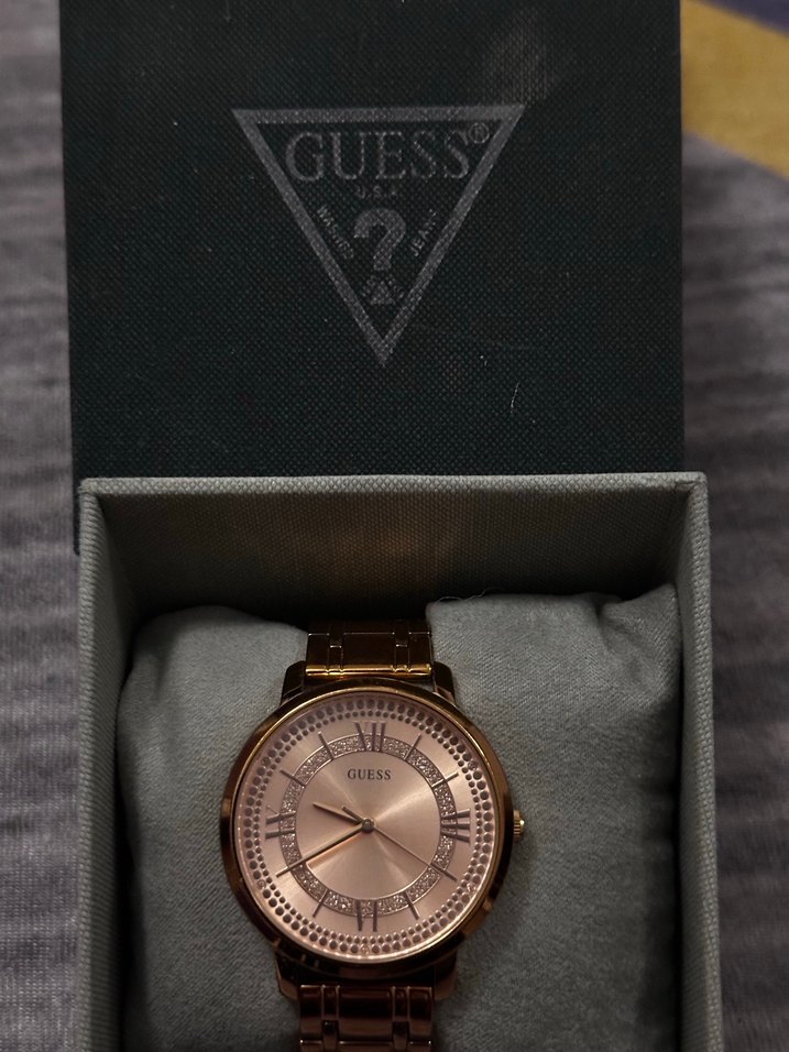 Guess Kadın Klasik Altın Renk Kol Saati - Görsel 3