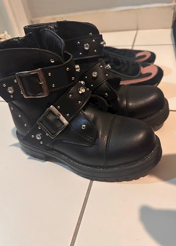 Siyah Tokalı Yüksek Topuklu Gotik Kadın Botları - Görsel 2