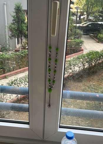 Zincir Detaylı Yeşil Kadın Kolye