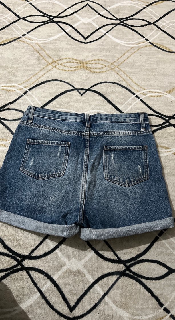 Düğmeli Bol Kesim Kadın Kot Şort - Görsel 3