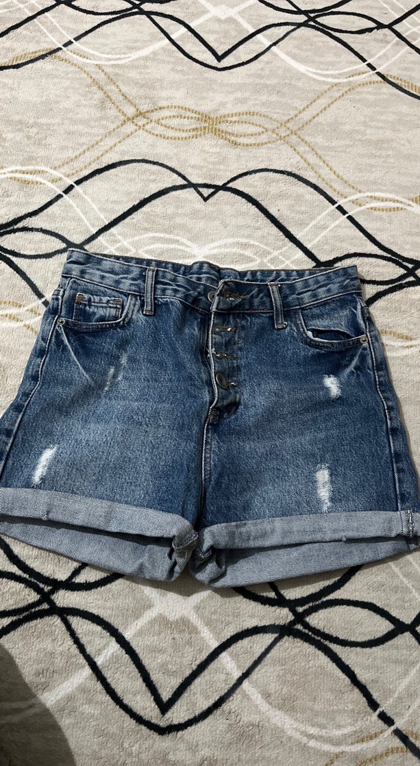 Düğmeli Bol Kesim Kadın Kot Şort - Görsel 2