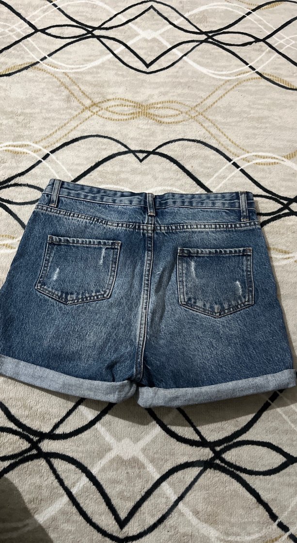 Düğmeli Bol Kesim Kadın Kot Şort - Görsel 4