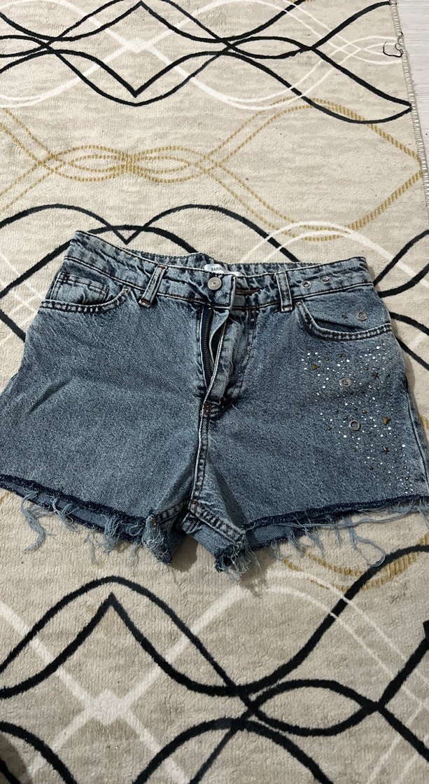 Payet Detaylı Gri Mavi Kadın Kot Şort - Görsel 2