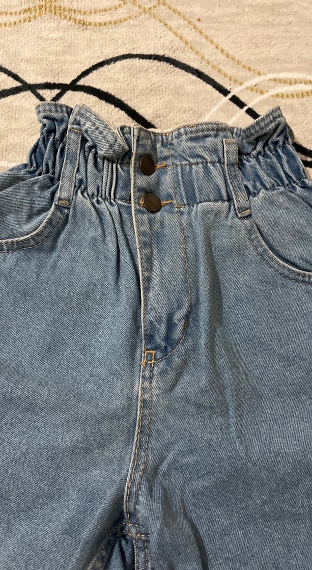 Bol Kesim Kemerli Kadın Kot Şort - Görsel 2