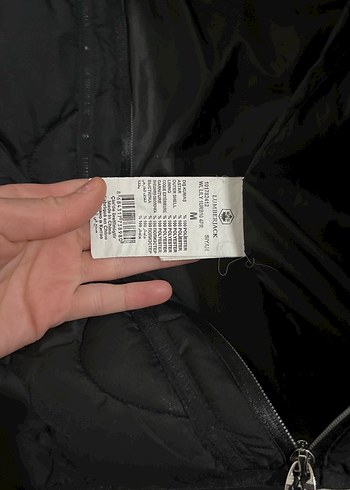 Siyah Kapüşonlu Kadın Kış Montu - Görsel 4