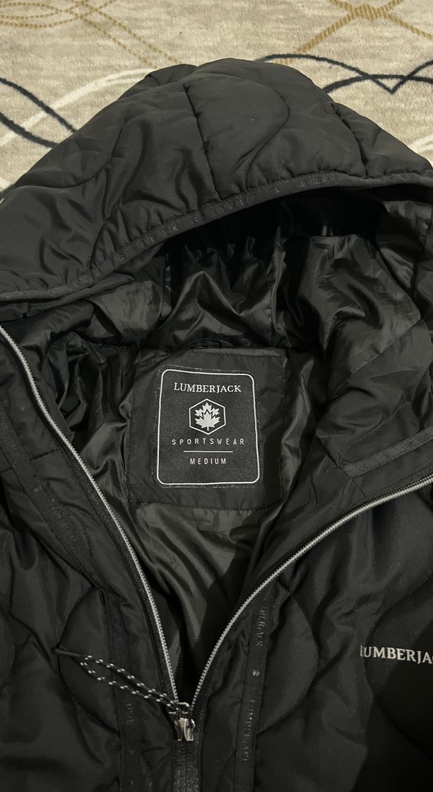 Siyah Kapüşonlu Kadın Kış Montu - Görsel 2