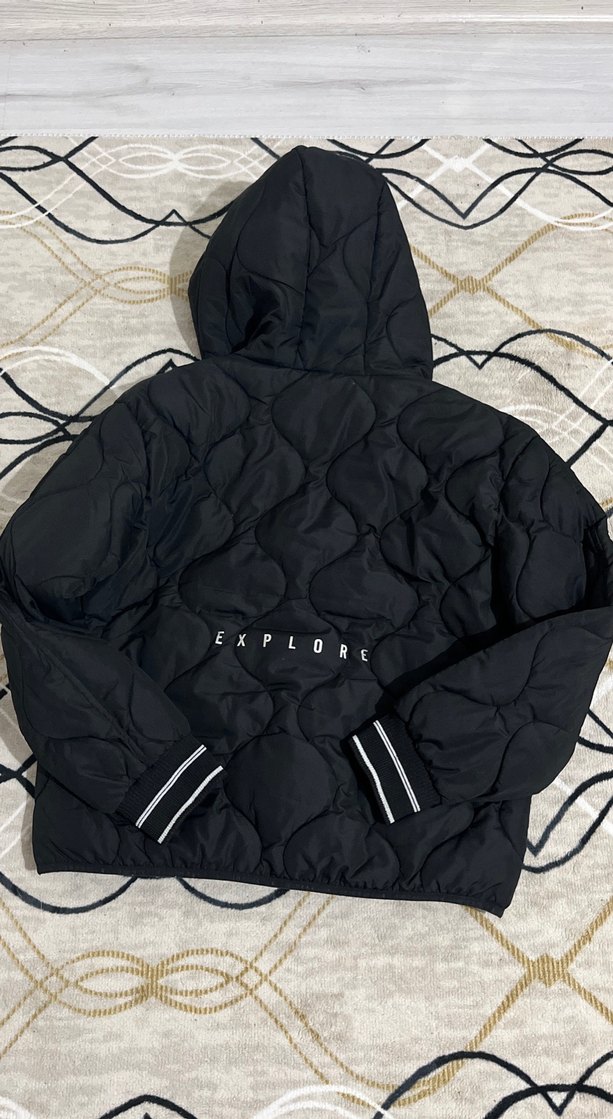 Siyah Kapüşonlu Kadın Kış Montu - Görsel 3