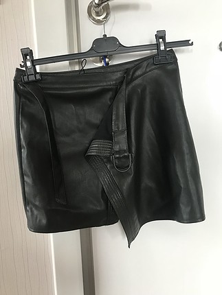 Bershka Mini deri etek