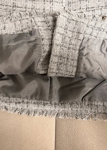 İnci Grisi Düğme Detaylı Vatkalı Tüvit Ceket  - Görsel 8