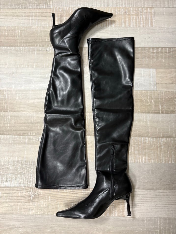 Stradivarius Siyah Stiletto Çizme  - Görsel 5