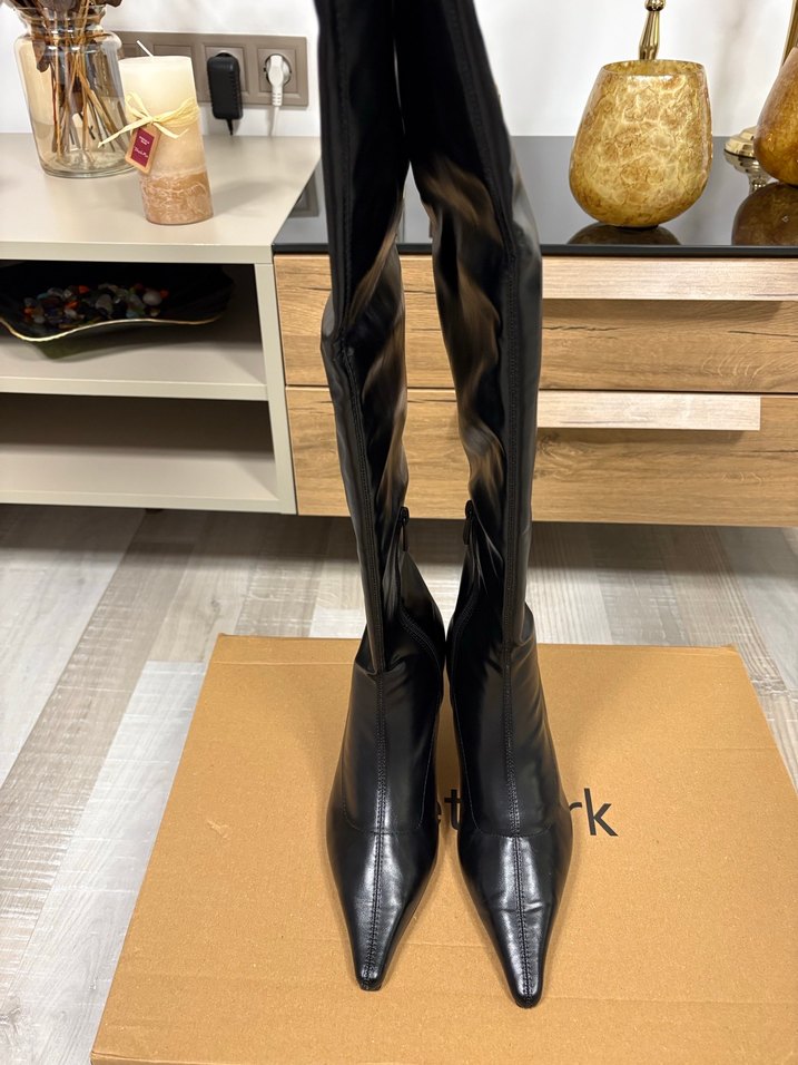 Stradivarius Siyah Stiletto Çizme  - Görsel 2