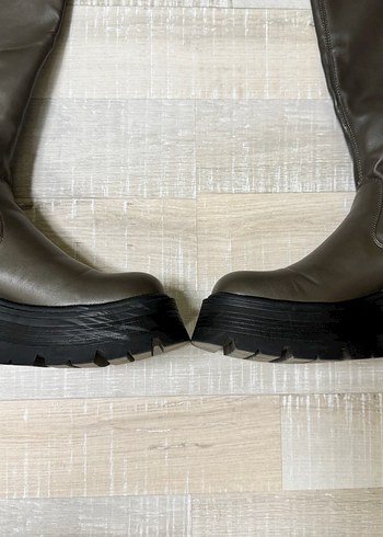 Pull and Bear Haki Kalın Tabanlı Çizme - Görsel 7