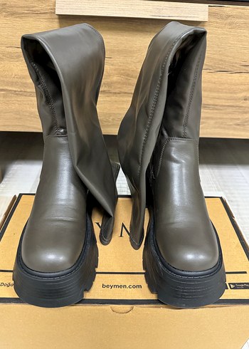 Pull and Bear Haki Kalın Tabanlı Çizme - Görsel 2