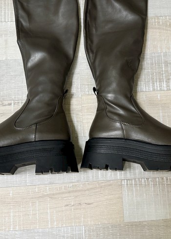 Pull and Bear Haki Kalın Tabanlı Çizme - Görsel 5