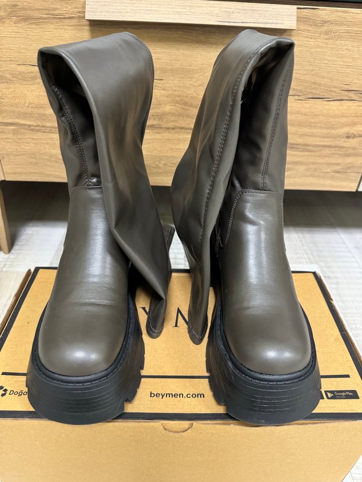 Pull and Bear Haki Kalın Tabanlı Çizme - Görsel 2