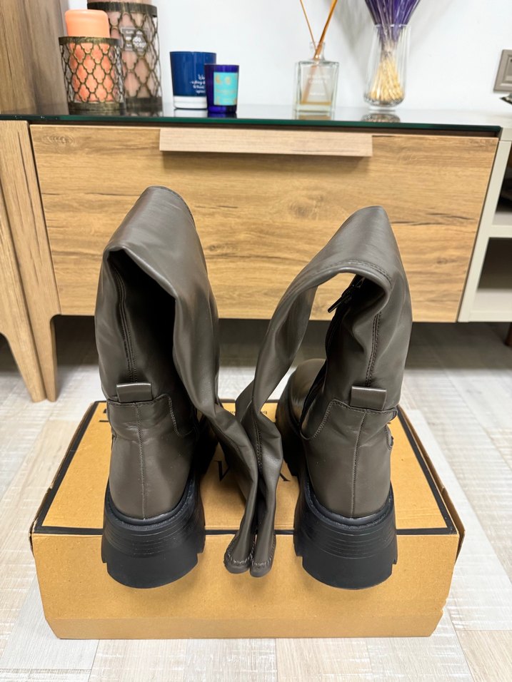 Pull and Bear Haki Kalın Tabanlı Çizme - Görsel 3