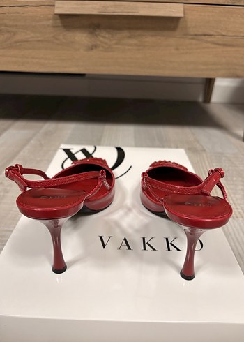 Mango Kırmızı Tokalı Stiletto Topuklu Ayakkabı - Görsel 6