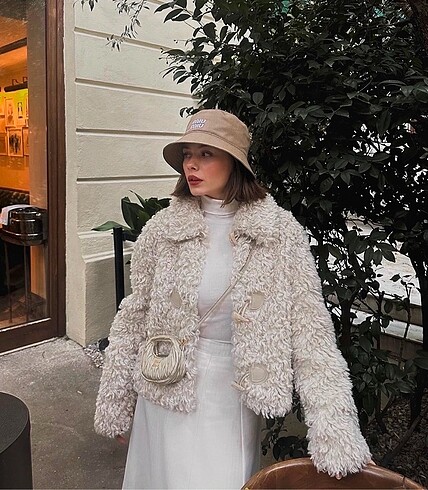 ZARA KÜRK