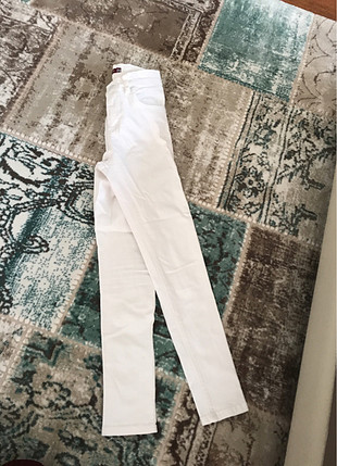 Bershka Beyaz kot pantolon 