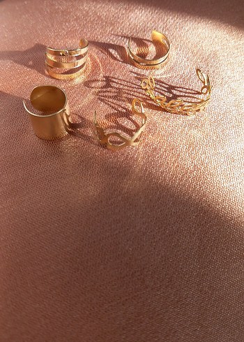 Parlak Altın Kadın Kulak Manşetleri - Görsel 2