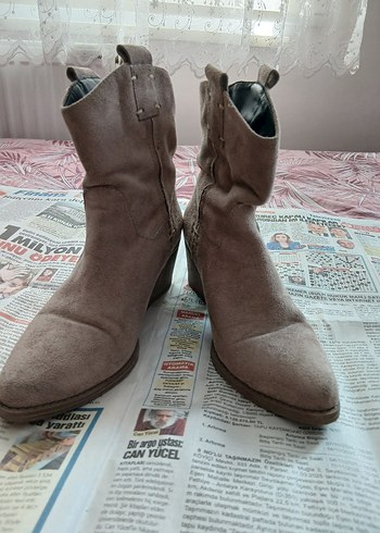 Bej Süet Kadın Bot,markası belli değil. - Görsel 2