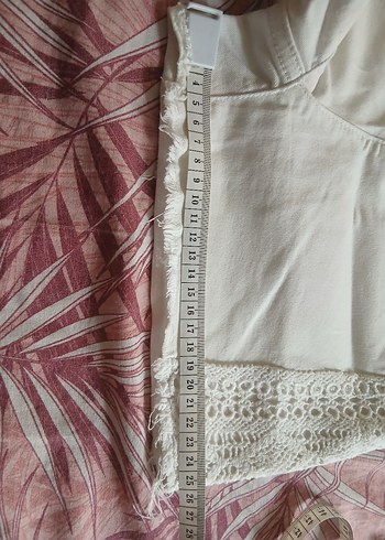 Dantel Detaylı Beyaz Mini Kadın Şort - Görsel 5