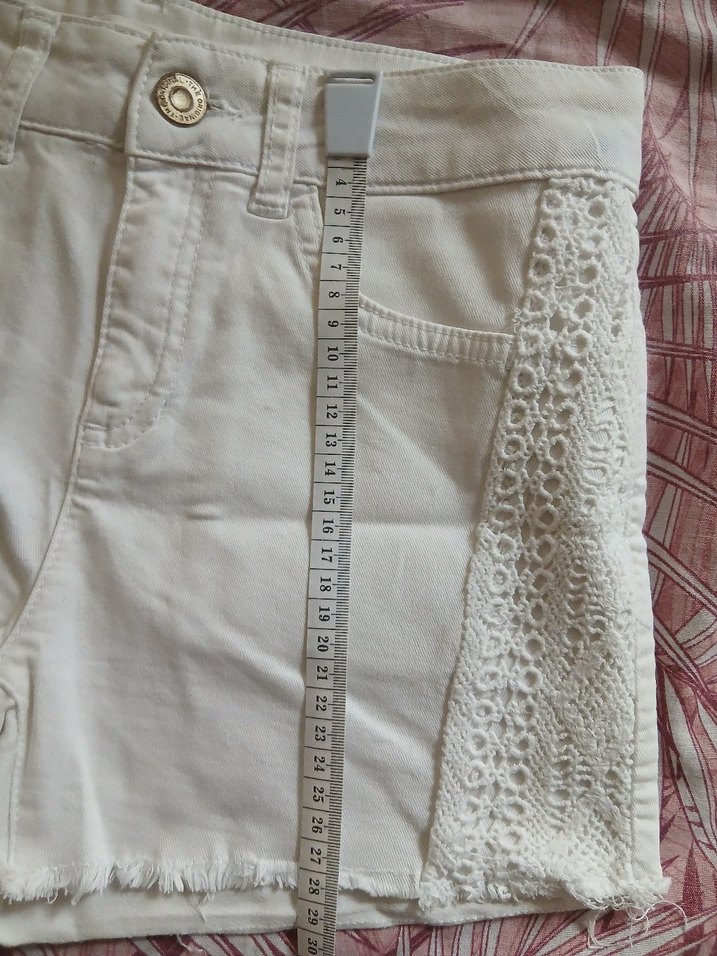 Dantel Detaylı Beyaz Mini Kadın Şort - Görsel 3