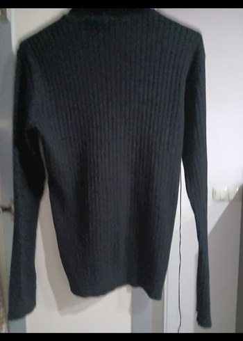 Siyah Boğazlı Triko Kazak - Görsel 2