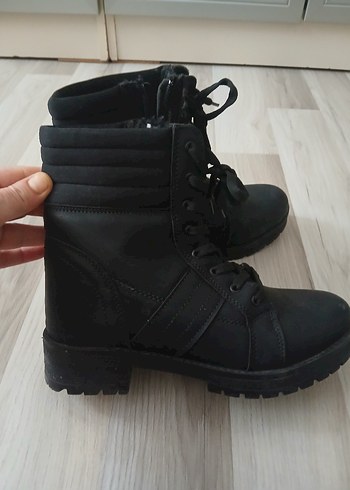 Siyah Gotik Kadın Botları - Görsel 2