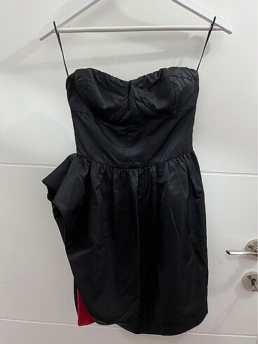 bershka straplez elbise