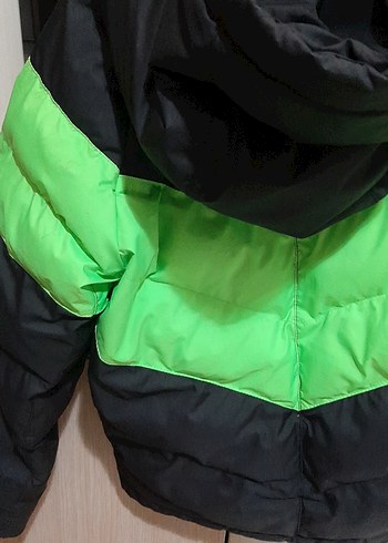 Fermuarlı Yeşil Nike Erkek Çocuk Mont - Görsel 9