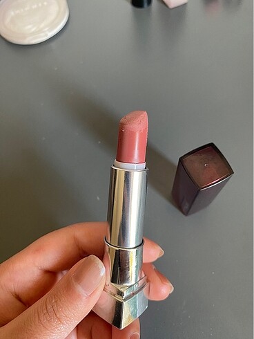  Beden ten rengi Renk Maybelline Kremsi Nude Ruj