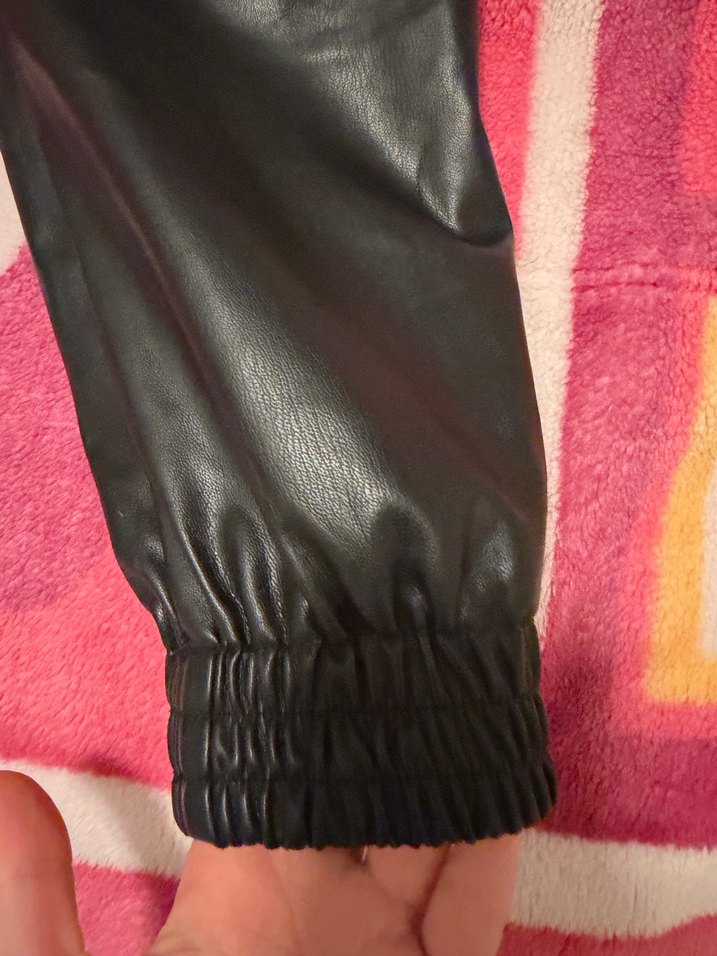 Siyah Deri Kadın Rahat Kesim Pantolon - Görsel 4