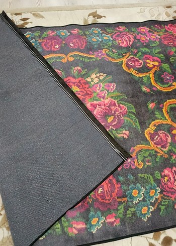 Koyu Renkli Çiçek Desenli Halı - Görsel 4