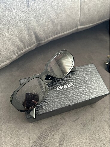 Prada gözlük