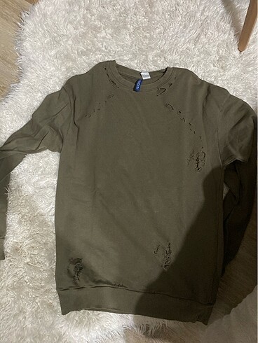 Sweatshirt